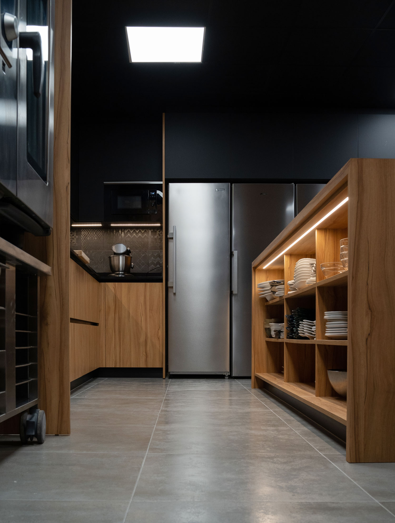 Estante de pared para horno de microondas, estante de pared para ollas de  cocina, ahorro de espacio, solución de almacenamiento de cocina adecuada